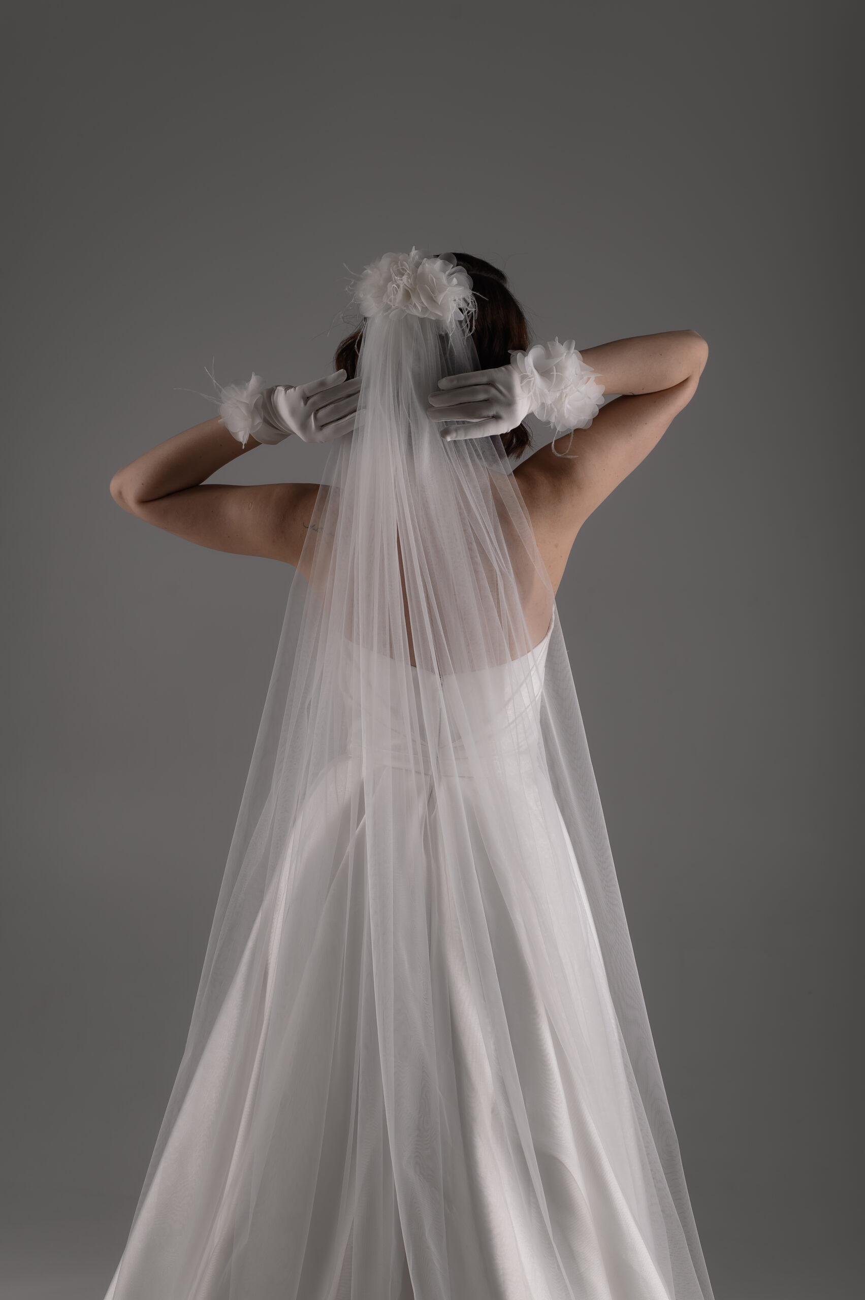 Daisy 3D Flower Comb Veil: Timeless Elegance - Image 7