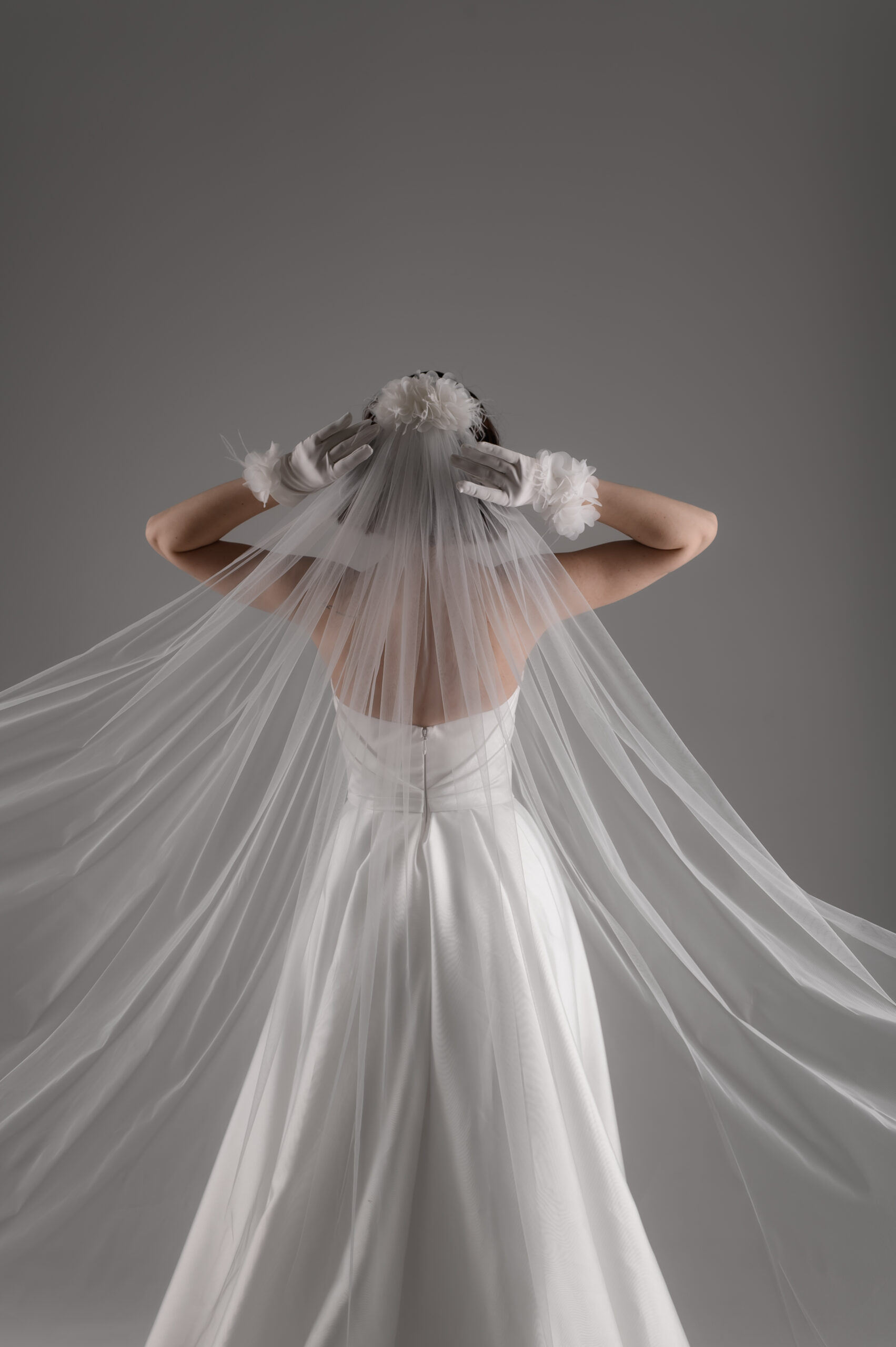 Daisy 3D Flower Comb Veil: Timeless Elegance - Image 8