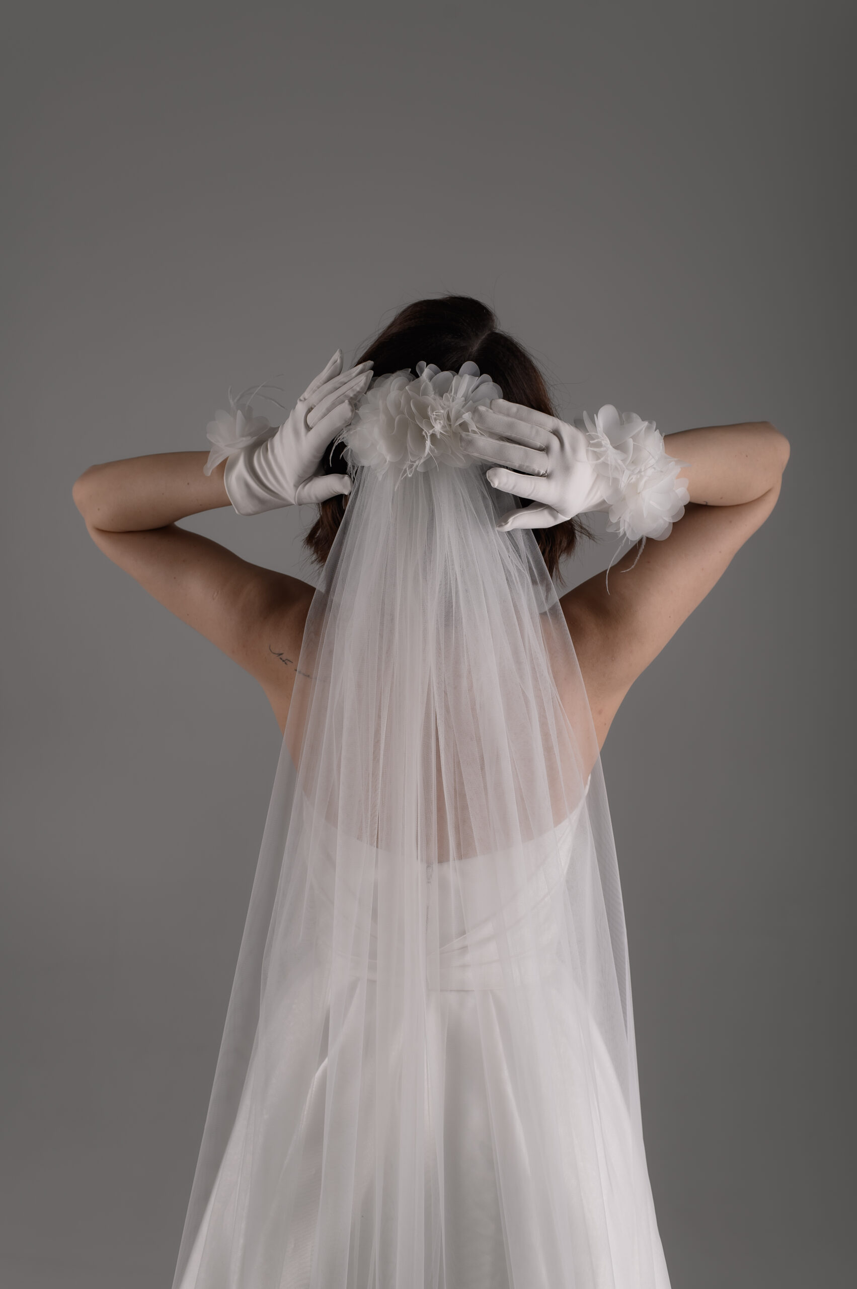 Daisy 3D Flower Comb Veil: Timeless Elegance - Image 6