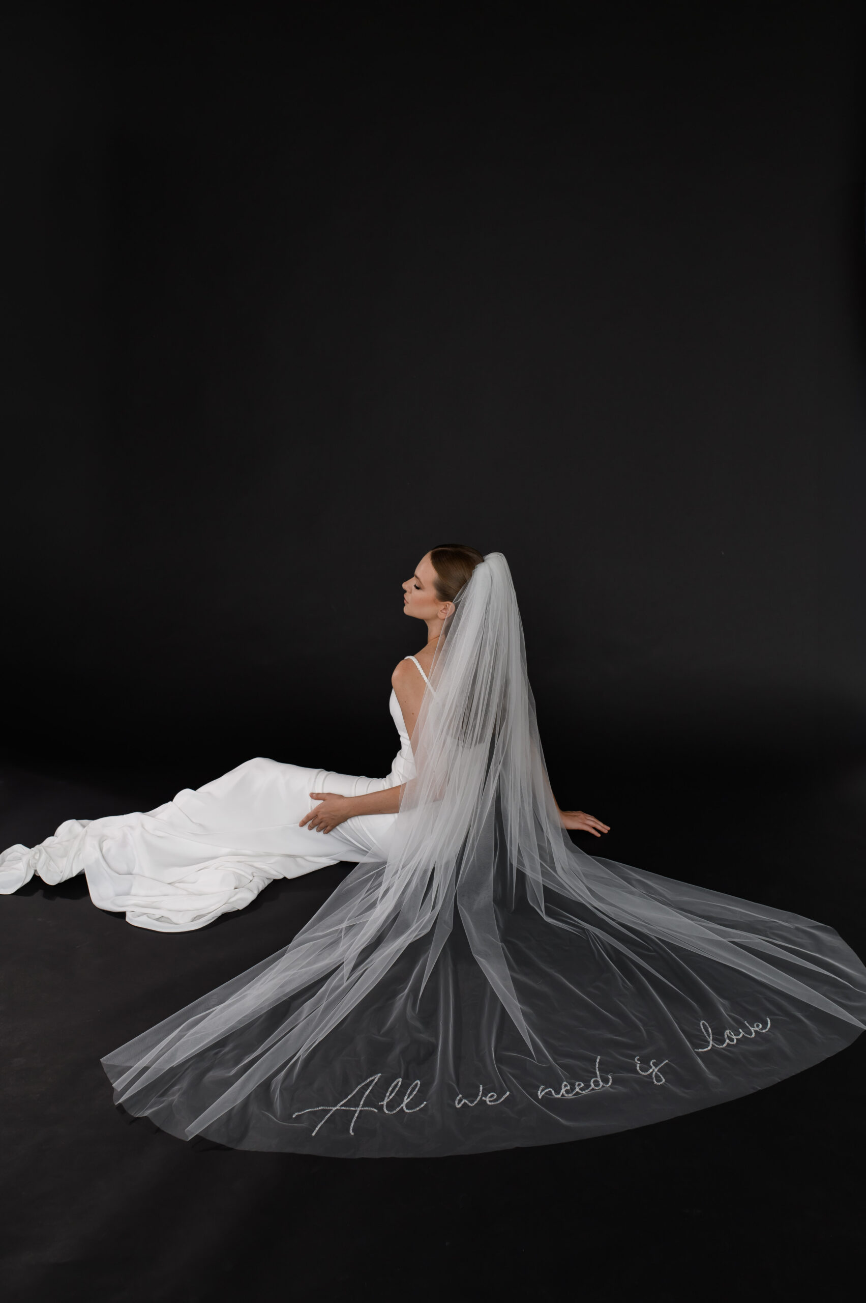 All we need is love Veil - Image 2