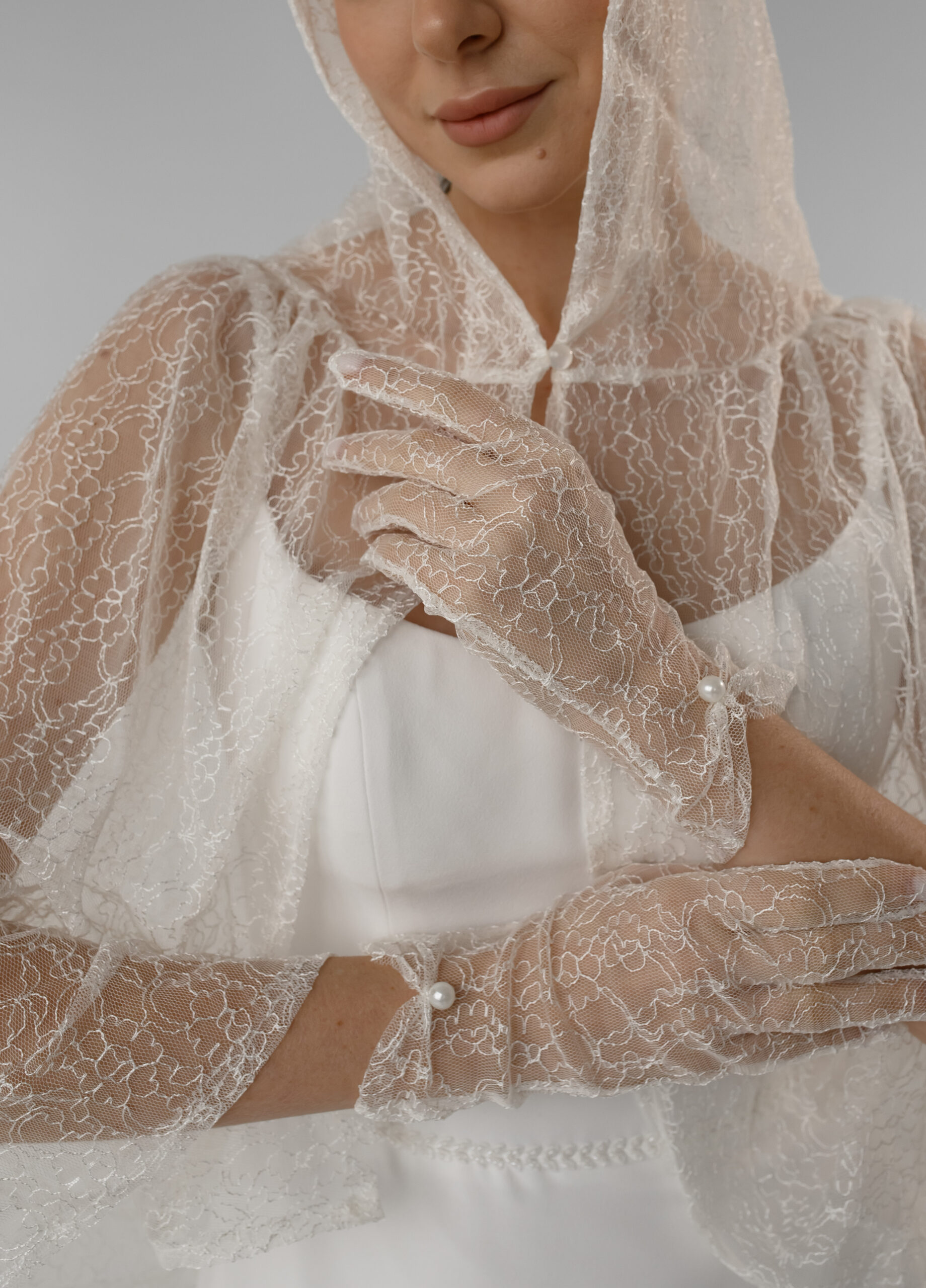 Chantilly Gloves - Image 3