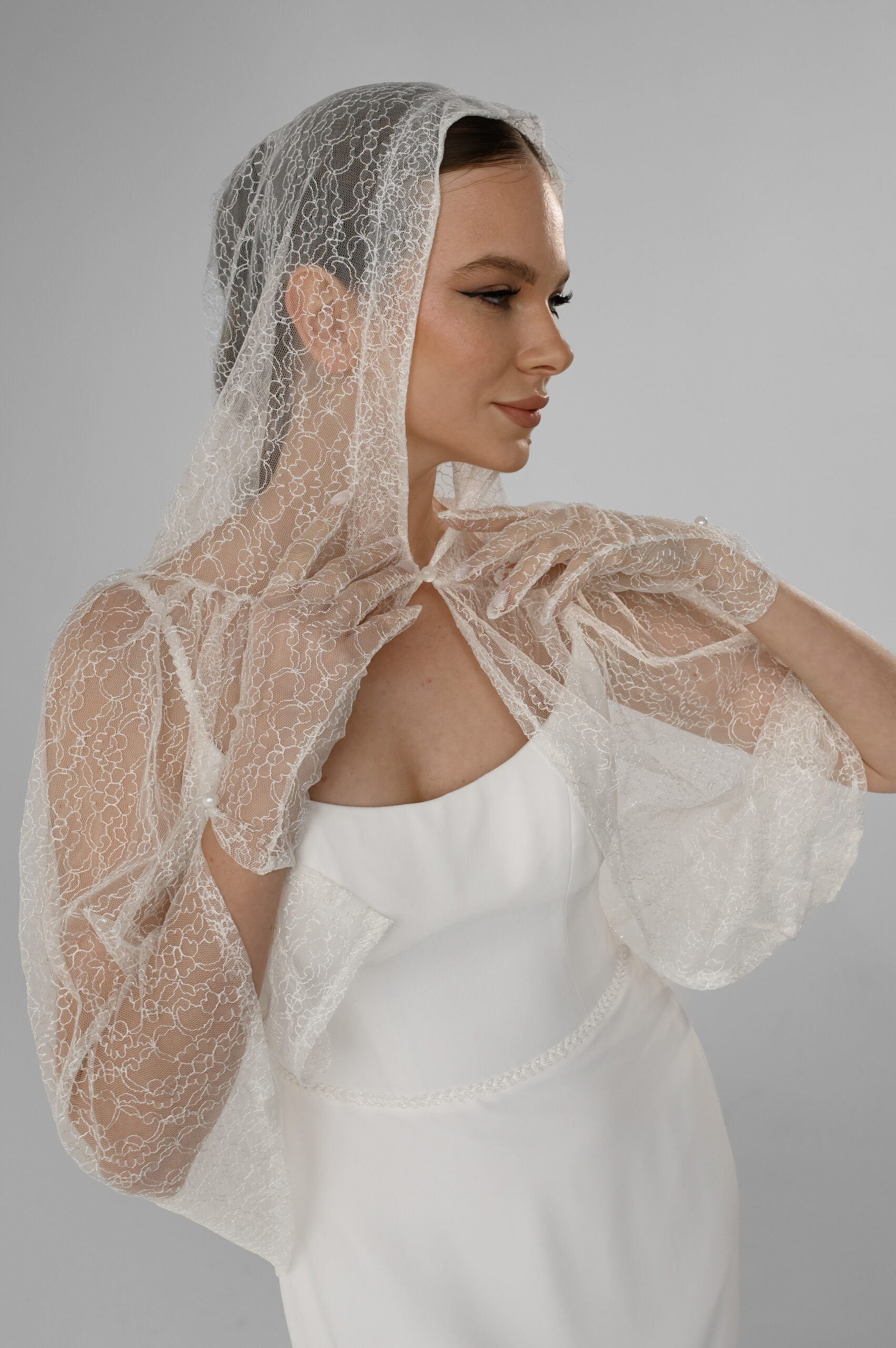 Chantilly Gloves - Image 4